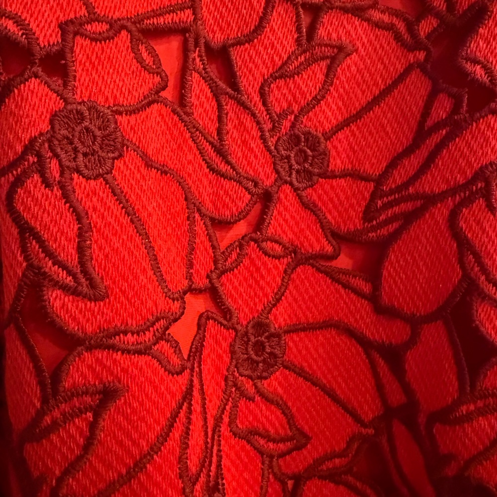 High-neck floral lace red maxi dress with layered ruffle asymmetric hem. Size 6 - Picture 8 of 9
